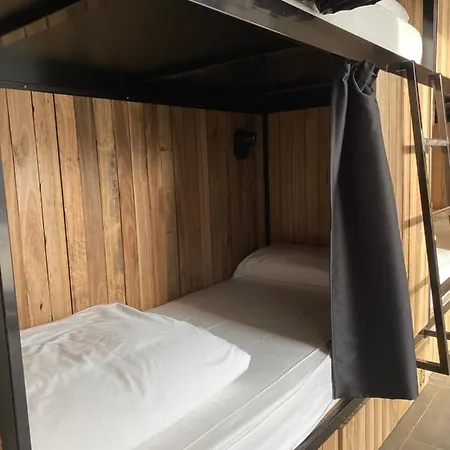 Ostello Surf House *