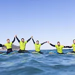 Surf House Hostel *