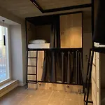 Surf House Hostel *