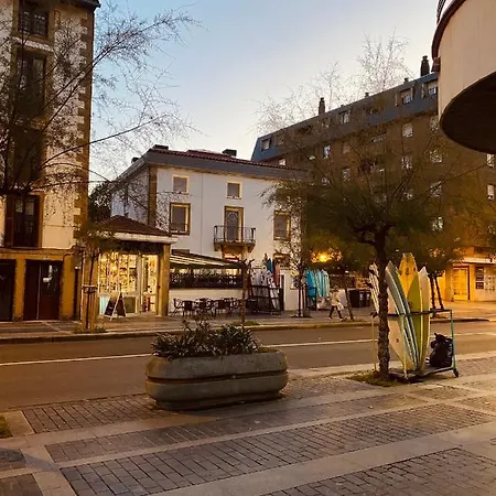 Surf House * זראוטס