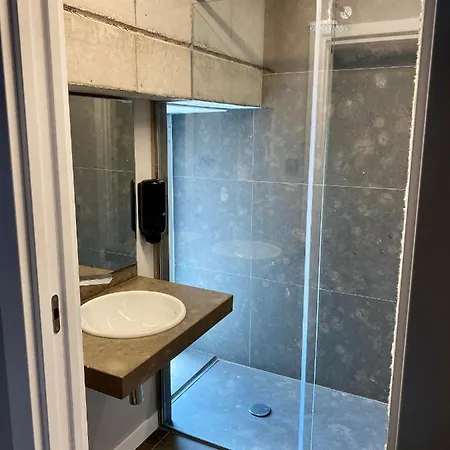 Surf House זראוטס