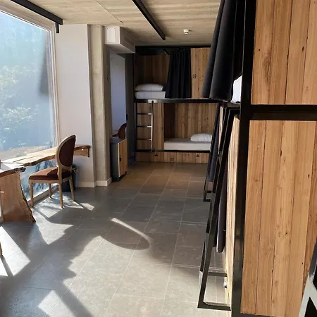 אכסניה Surf House *