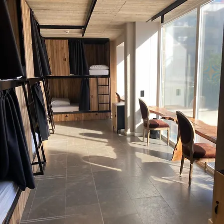 Surf House זראוטס