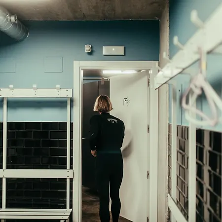 Surf House אכסניה *