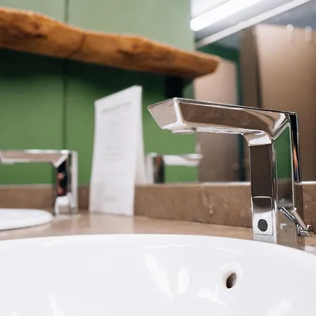 אכסניה Surf House זראוטס