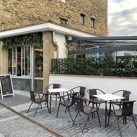 Surf House * זראוטס