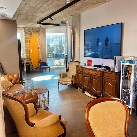 Surf House * זראוטס