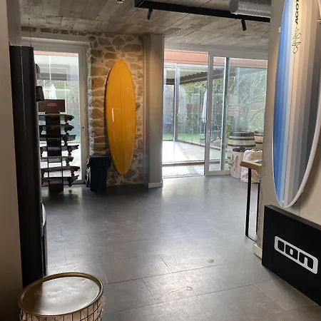 Surf House אכסניה